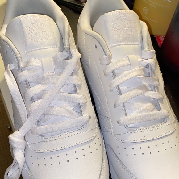 Reebok Size 6.5 - Picture 2 of 4